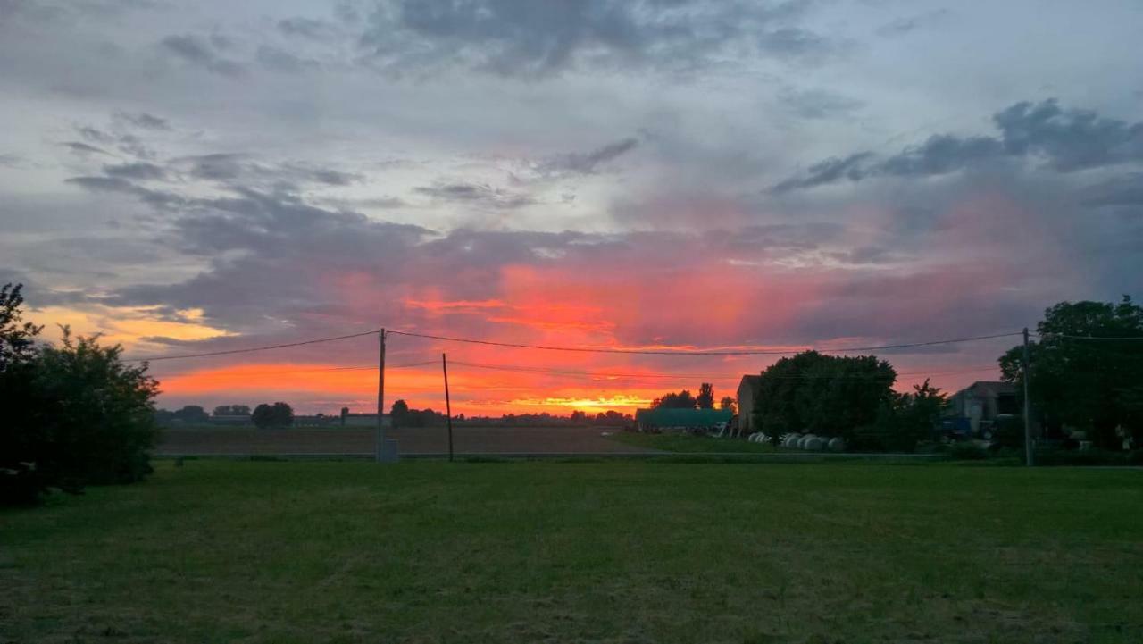 Agriturismo Cipolli E Podo Corte Carlini Mantova Bagian luar foto